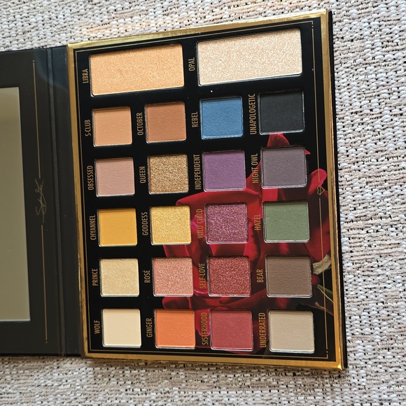 BH Cosmetics X Sylvia Gani Eyeshadow Palette - Picture 3 of 3